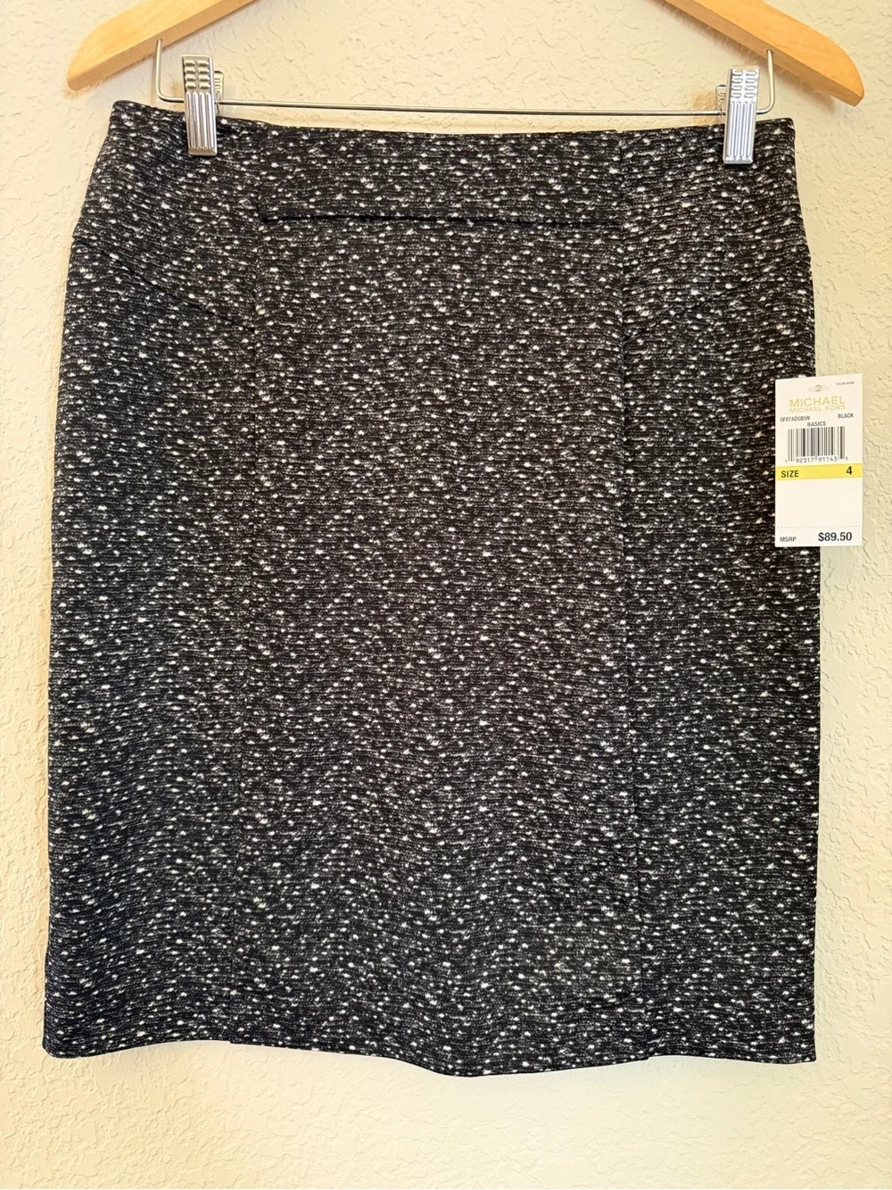 NWT MICHAEL KORS BLACK SPECKLED STRETCH ZIPPERED PENCIL SKIRT Size 4 MSRP $89.50